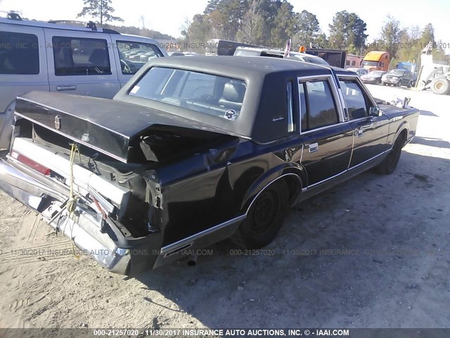 1LNBM82F6JY717529 - 1988 LINCOLN TOWN CAR SIGNATURE BLACK photo 4