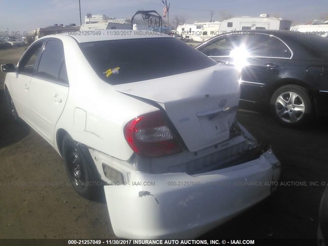 4T1BE32K53U208653 - 2003 TOYOTA CAMRY LE/XLE/SE თეთრი ფოტო 3