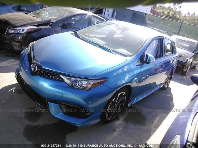 JTNKARJE4HJ529912 - 2017 TOYOTA COROLLA IM BLUE photo 2