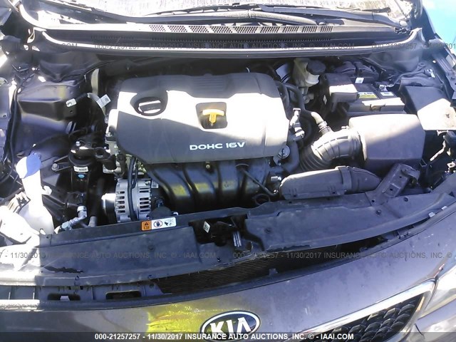 3KPFL4A72HE067870 - 2017 KIA FORTE LX/S BROWN photo 10