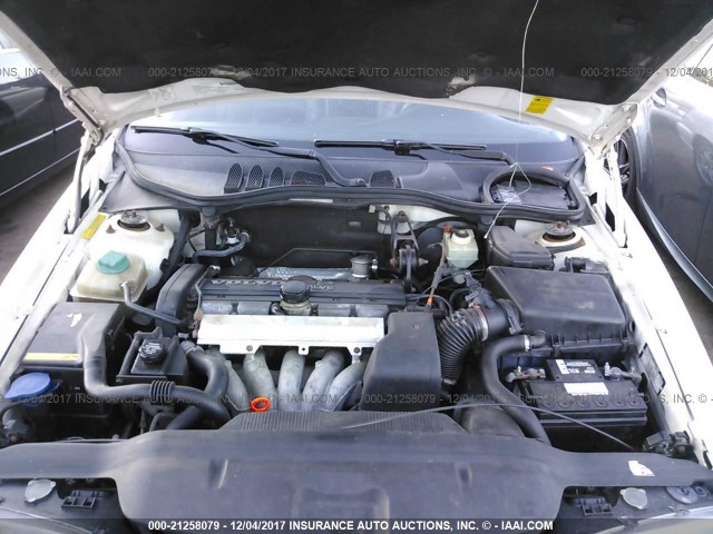 YV1LS5548W1443459 - 1998 VOLVO S70 WHITE photo 10