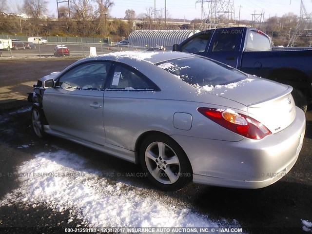 4T1CE38P96U737535 - 2006 TOYOTA CAMRY SOLARA SE/SLE ვერცხლისფერი ფოტო 3