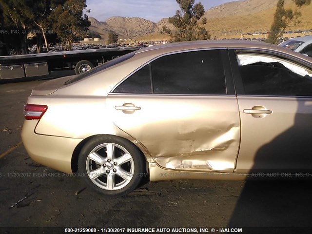 4T1BF3EK1AU047644 - 2010 TOYOTA CAMRY SE/LE/XLE 棕色 照片 6