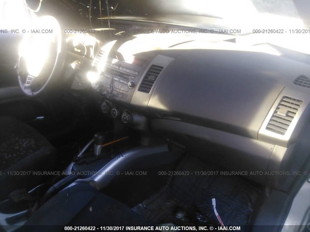 JA4MS31X77Z002210 - 2007 MITSUBISHI OUTLANDER ES/LS ვერცხლისფერი ფოტო 5