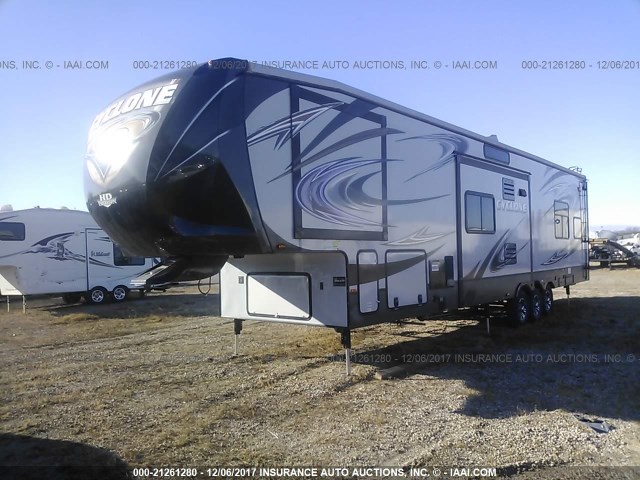 5SFCG4331DE264274 - 2013 HEARTLAND CYCLONE  黑色 照片 2