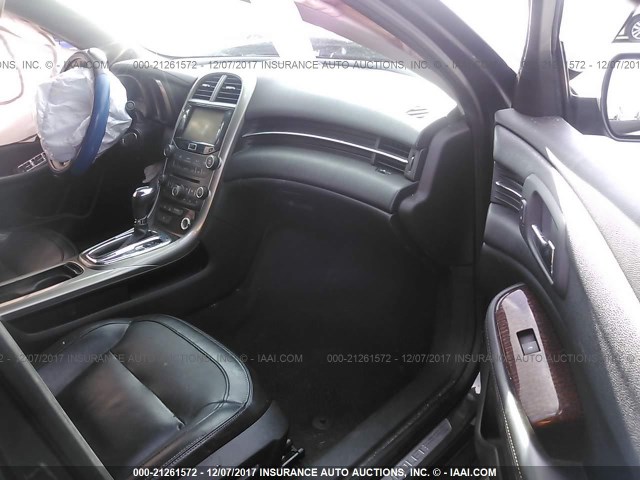 1G11H5SA4DF265063 - 2013 CHEVROLET MALIBU LTZ 灰色 照片 5