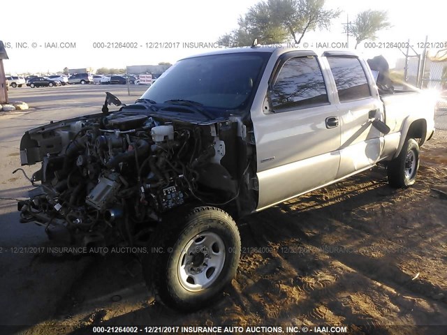 1GCHK23266F110241 - 2006 CHEVROLET SILVERADO K2500 HEAVY DUTY GOLD photo 2