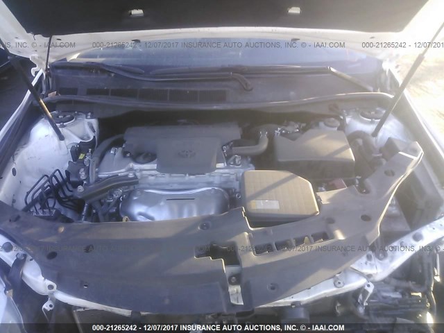 4T4BF1FK2GR547782 - 2016 TOYOTA CAMRY LE/XLE/SE/XSE WHITE photo 10
