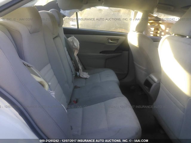 4T4BF1FK2GR547782 - 2016 TOYOTA CAMRY LE/XLE/SE/XSE WHITE photo 8