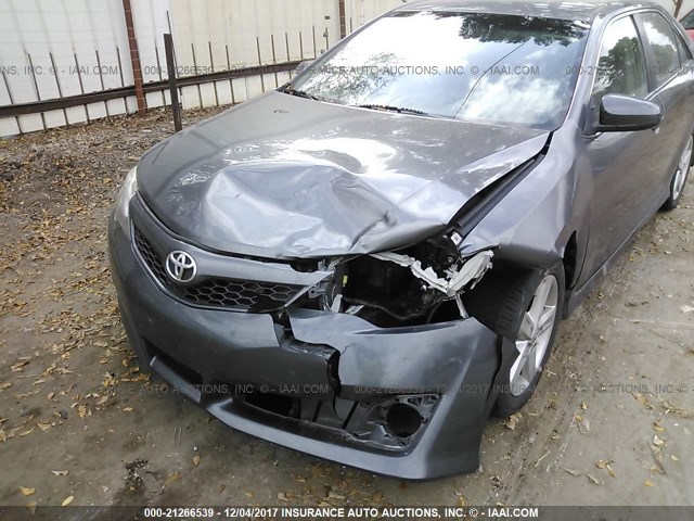 4T1BF1FK0EU308092 - 2014 TOYOTA CAMRY L/SE/LE/XLE 灰色 照片 6