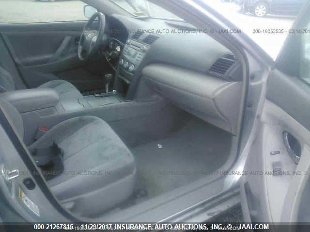 4T1BF3EK5BU669150 - 2011 TOYOTA CAMRY SE/LE/XLE 银色 照片 5