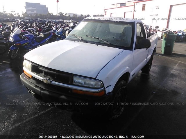 1GCDT14X2W8205996 - 1998 CHEVROLET S TRUCK S10 WHITE photo 2