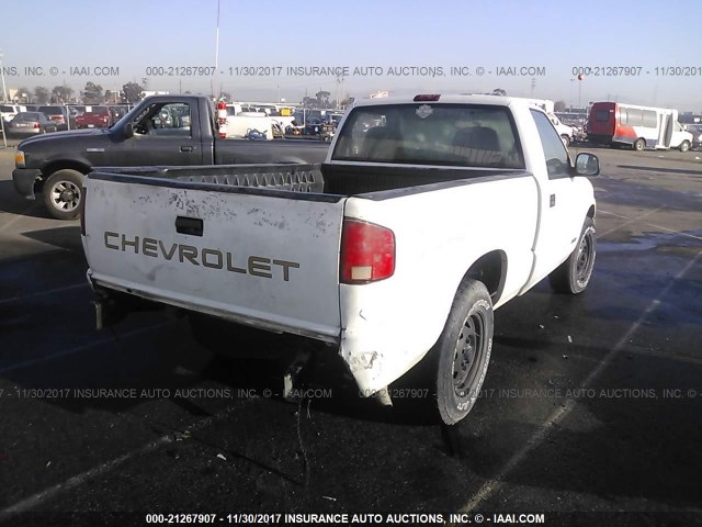 1GCDT14X2W8205996 - 1998 CHEVROLET S TRUCK S10 WHITE photo 4