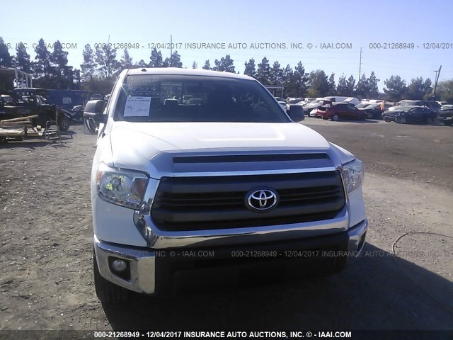 5TFTY5F11EX008447 - 2014 TOYOTA TUNDRA DOUBLE CAB SR/SR5 WHITE photo 6