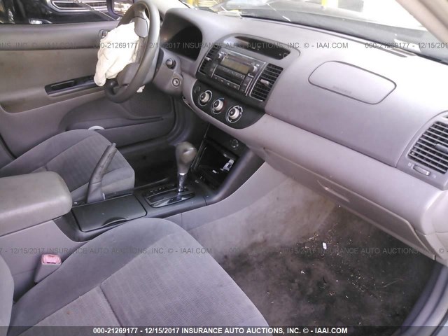 4T1BE32K85U609469 - 2005 TOYOTA CAMRY LE/XLE/SE GRAY photo 5
