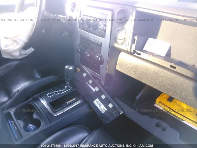 1J8HG48K68C111778 - 2008 JEEP COMMANDER SPORT შავი ფოტო 5
