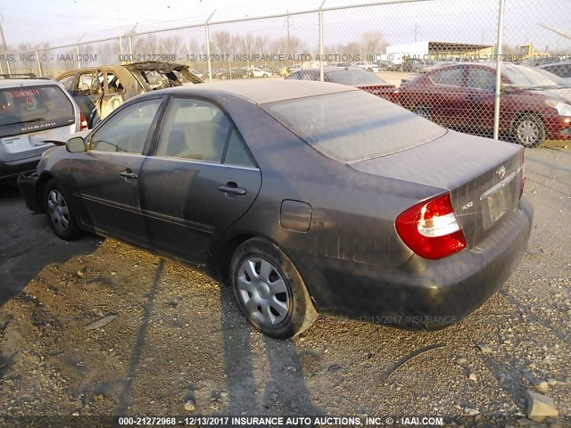 4T1BE32K02U558934 - 2002 TOYOTA CAMRY LE/XLE/SE BEIGE photo 3