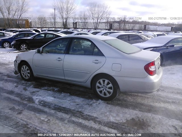 4T1BF30K73U556471 - 2003 TOYOTA CAMRY LE/XLE/SE ვერცხლისფერი ფოტო 3