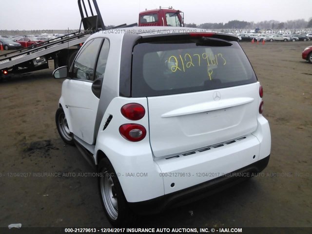 WMEEJ3BA7EK754813 - 2014 SMART FORTWO PURE/PASSION WHITE photo 3