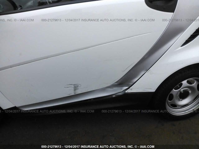 WMEEJ3BA7EK754813 - 2014 SMART FORTWO PURE/PASSION WHITE photo 6