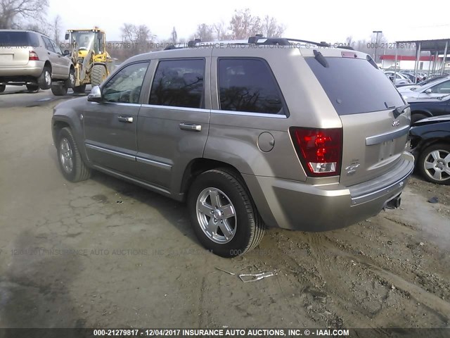 1J8HR68216C130225 - 2006 JEEP GRAND CHEROKEE OVERLAND GOLD photo 3