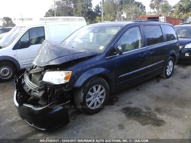 2C4RC1BG2DR706560 - 2013 CHRYSLER TOWN & COUNTRY TOURING BLUE photo 2