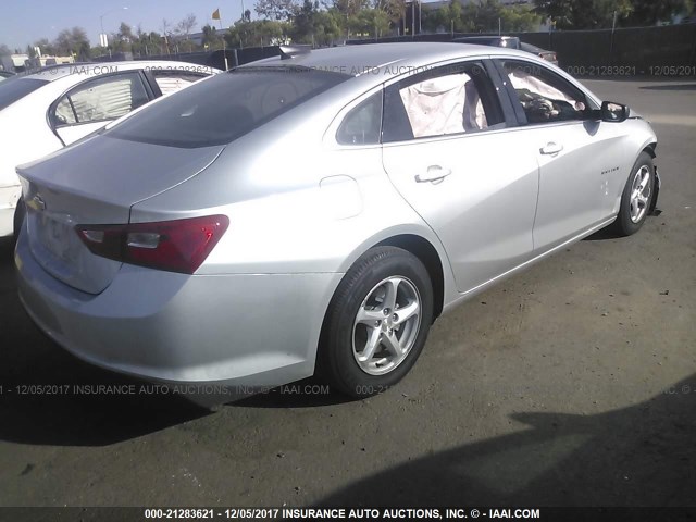 1G1ZB5ST1HF161075 - 2017 CHEVROLET MALIBU LS 银色 照片 4