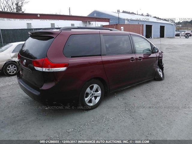 5TDKK3DC2DS354341 - 2013 TOYOTA SIENNA LE RED photo 4