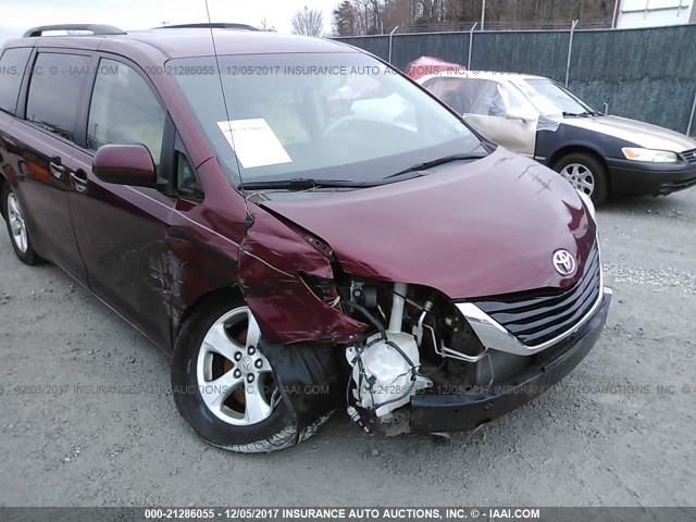 5TDKK3DC2DS354341 - 2013 TOYOTA SIENNA LE RED photo 6