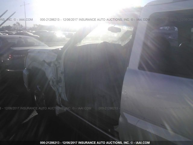 1GYEC63T33R215159 - 2003 CADILLAC ESCALADE LUXURY Beyaz fotoğraf 6