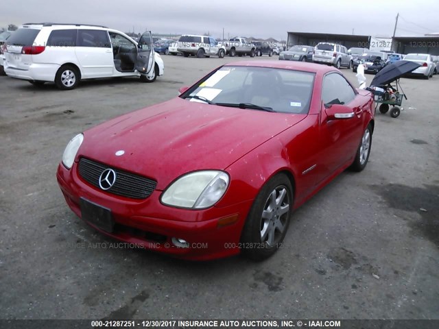 WDBKK49F72F266504 - 2002 MERCEDES-BENZ SLK 230 KOMPRESSOR RED photo 2