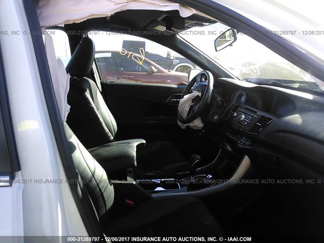 1HGCR2F53HA078832 - 2017 HONDA ACCORD SPORT 白色 照片 5