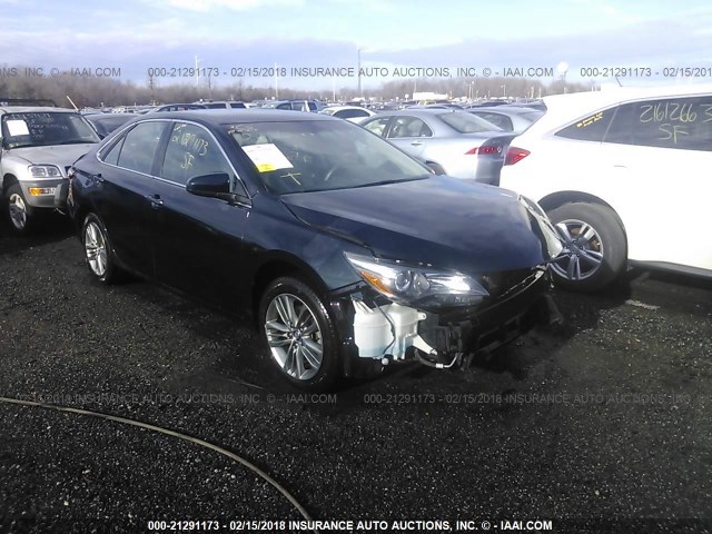 4T1BF1FKXFU492068 - 2015 TOYOTA CAMRY LE/XLE/SE/XSE Bleu foncé photo 1