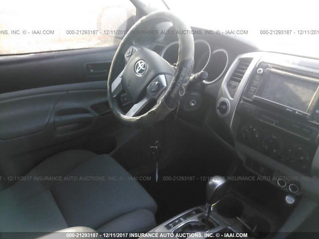 3TMLU4EN5FM170387 - 2015 TOYOTA TACOMA DOUBLE CAB/TRD RPO SILVER photo 5