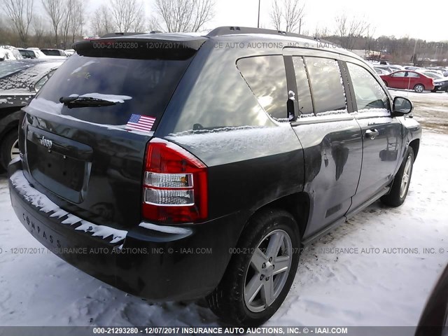 1J8FF47W77D123459 - 2007 JEEP COMPASS GRAY photo 4