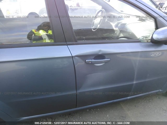 KL1TD56628B092214 - 2008 CHEVROLET AVEO LS Light Blue photo 6