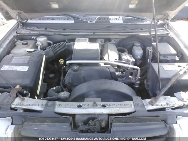 1GKET12S846174276 - 2004 GMC ENVOY XUV SILVER photo 10