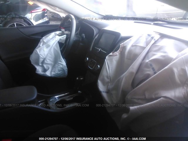 1G1ZB5ST7HF282855 - 2017 CHEVROLET MALIBU LS ნაცრისფერი ფოტო 5