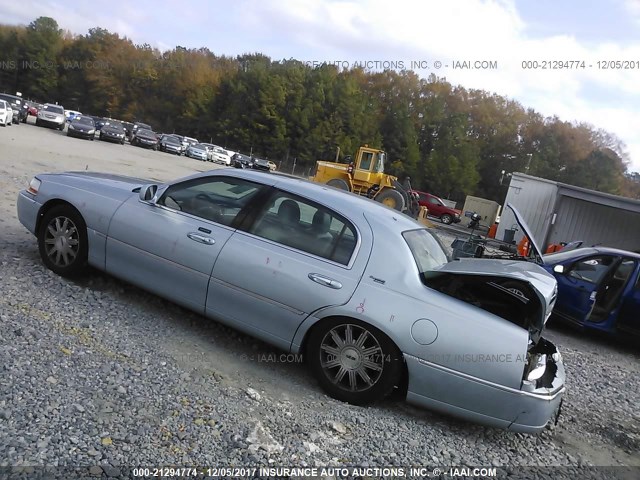 1LNHM82W57Y610765 - 2007 LINCOLN TOWN CAR SIGNATURE LIMITED BLUE photo 3