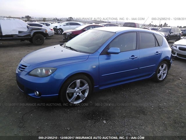 JM1BK143341126933 - 2004 MAZDA 3 HATCHBACK BLUE photo 2