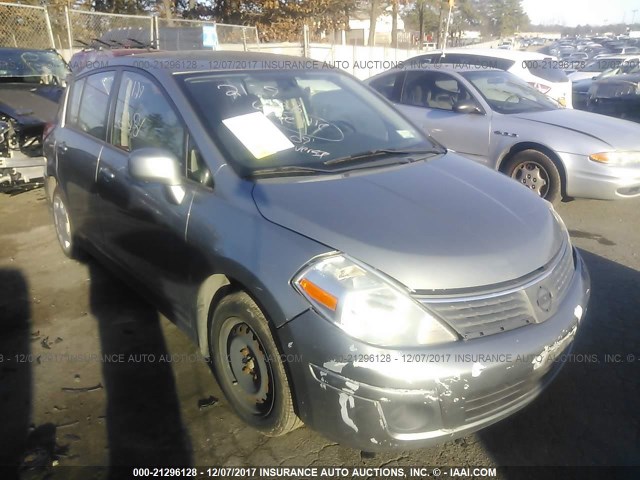 3N1BC13E89L353246 - 2009 NISSAN VERSA S/SL GRAY photo 1