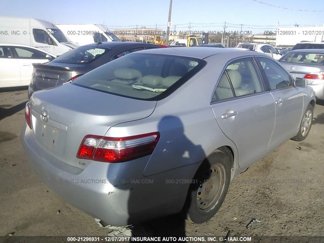 4T1BE46K77U559523 - 2007 TOYOTA CAMRY NEW GENERAT CE/LE/XLE/SE SILVER photo 4