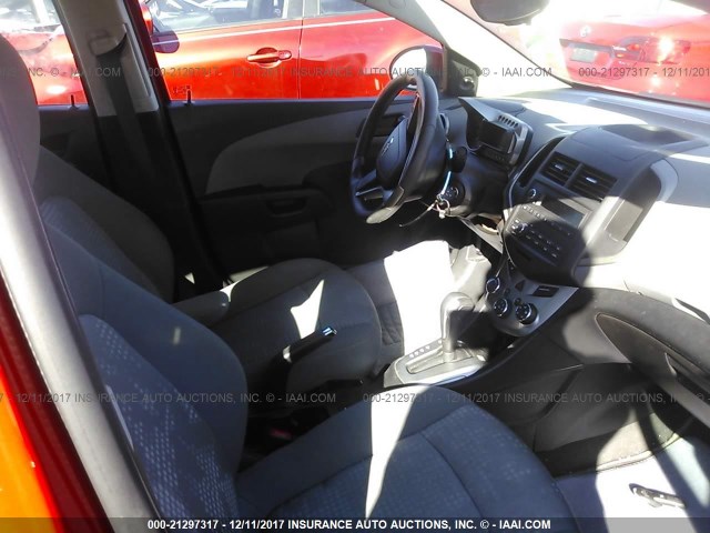 1G1JA5SH6F4218911 - 2015 CHEVROLET SONIC LS 红色 照片 5