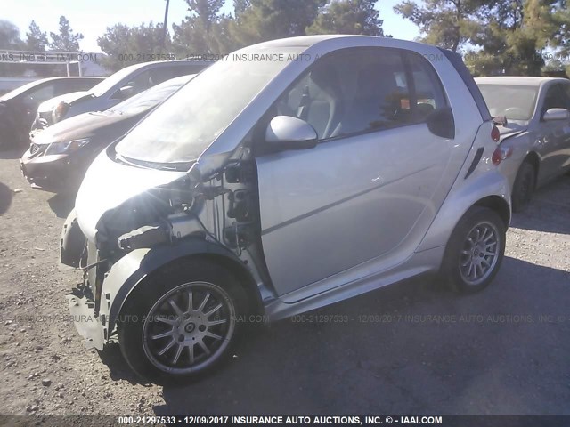 WMEEJ3BA8DK671051 - 2013 SMART FORTWO PURE/PASSION SILVER photo 2