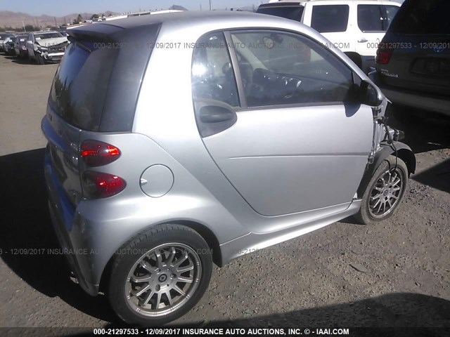 WMEEJ3BA8DK671051 - 2013 SMART FORTWO PURE/PASSION SILVER photo 4