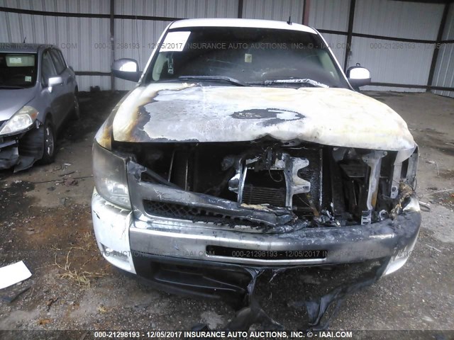 1GCRCSE03BZ438254 - 2011 CHEVROLET SILVERADO C1500 LT WHITE photo 6