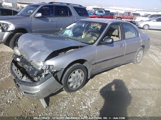 1HGCD553XVA145048 - 1997 HONDA ACCORD LX/EX GRAY photo 2