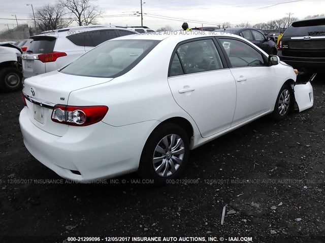 2T1BU4EE5DC027652 - 2013 TOYOTA COROLLA S/LE WHITE photo 4