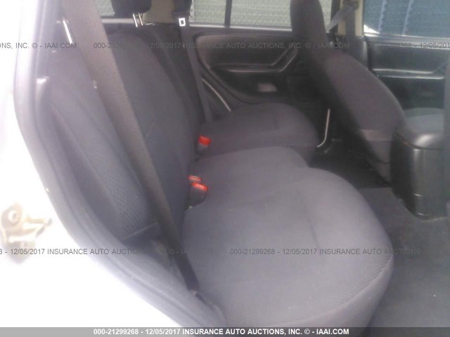 1J4GW48S44C377035 - 2004 JEEP GRAND CHEROKEE LAREDO/COLUMBIA/FREEDOM 银色 照片 8