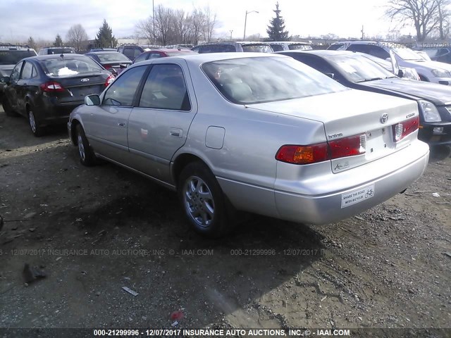 JT2BG22K5Y0457535 - 2000 TOYOTA CAMRY CE/LE/XLE 银色 照片 3